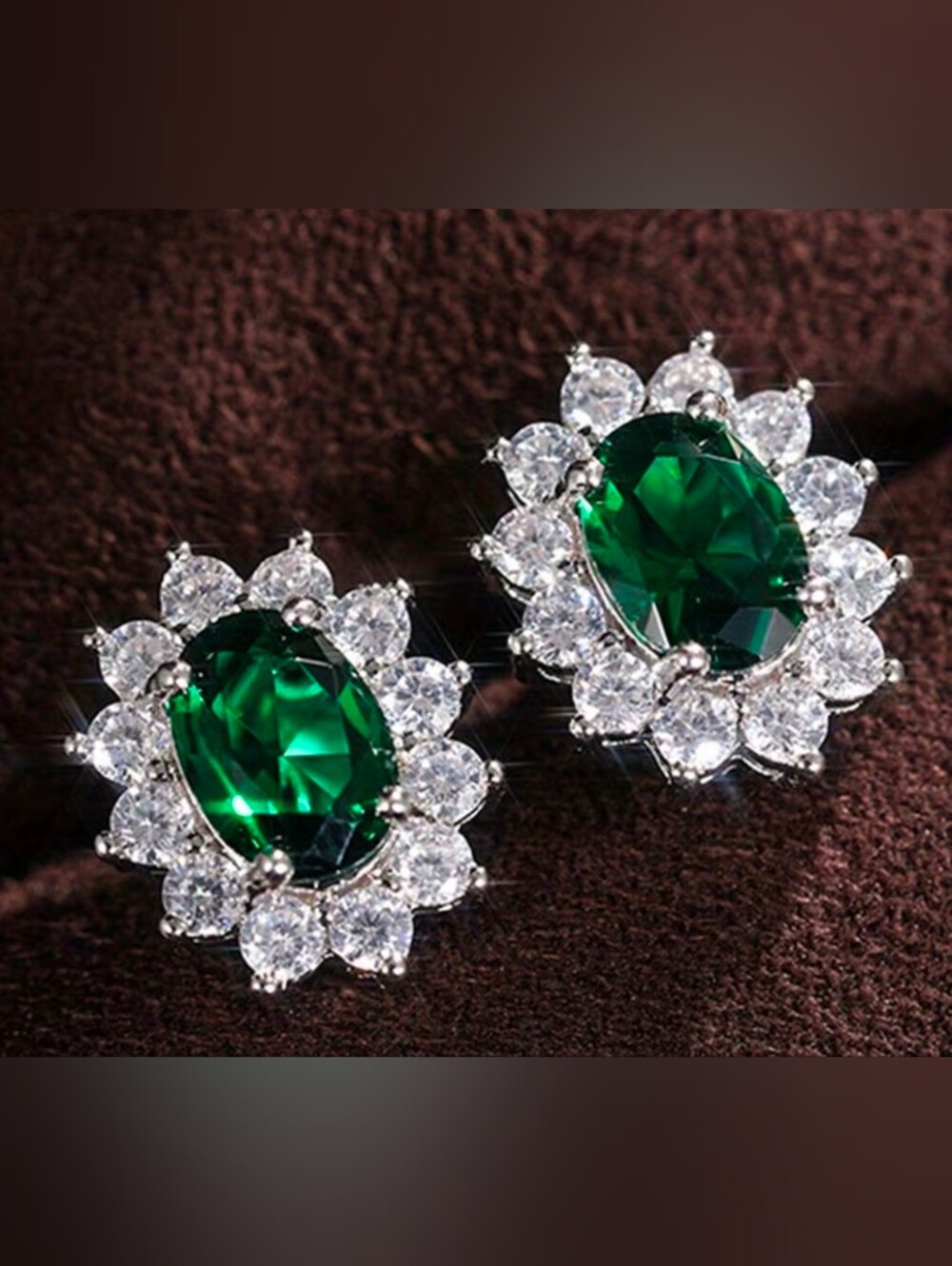 $8 Each Or Bundle 5/$20 Emerald Green Crystal Halo Stud Earrings